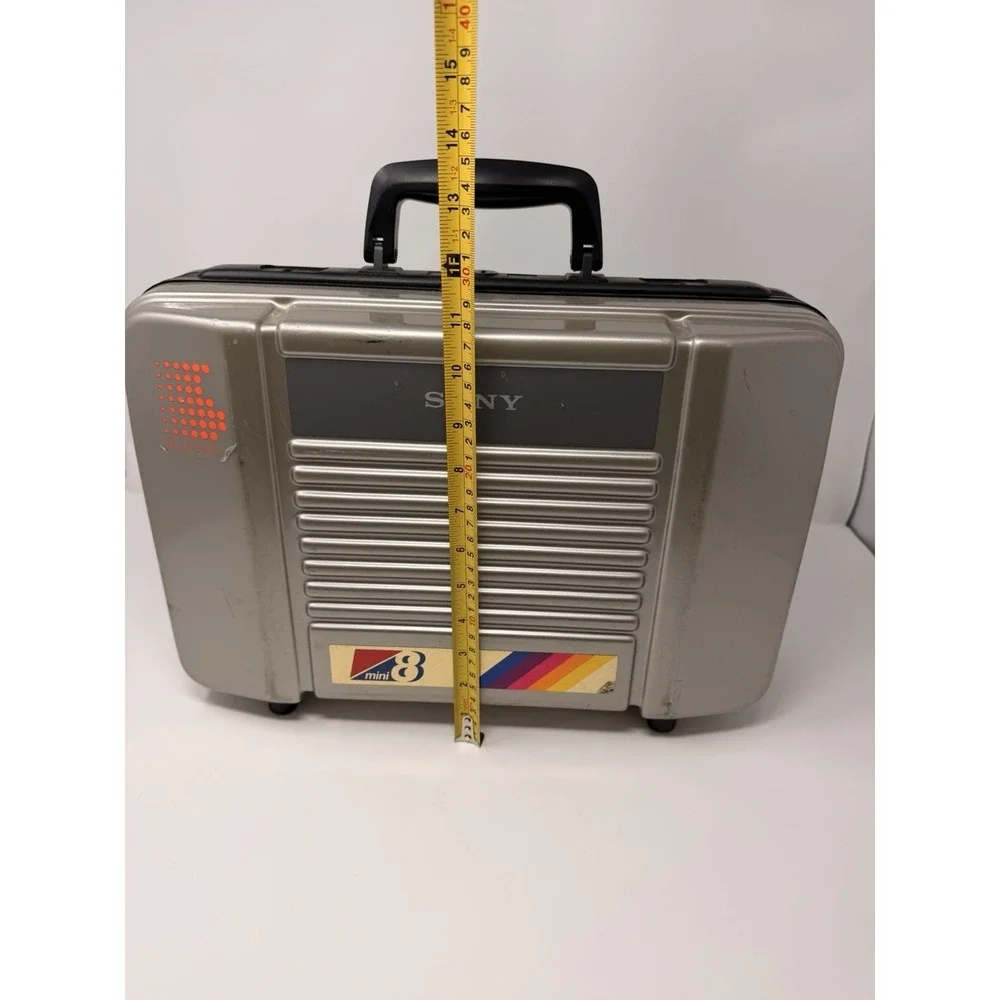 1985 Vintage Sony Video 8 Handycam CCD-M8u 8mm‎ Camera Recorder Hard CASE ONLY